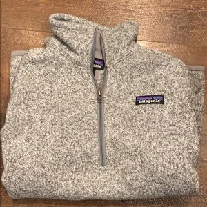 Women’s Patagonia quarter zip jacket